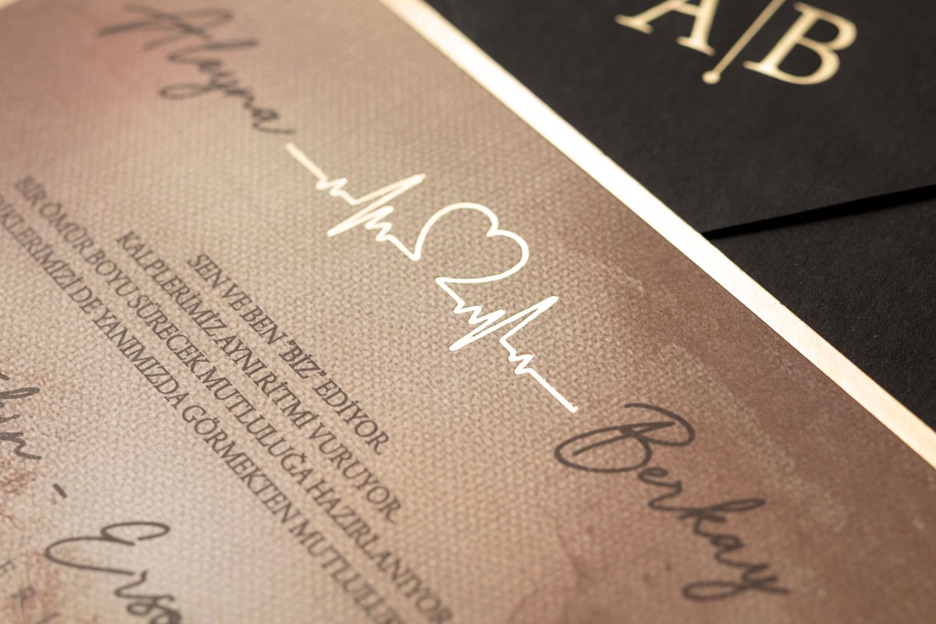 i8446 - Whispered Elegance