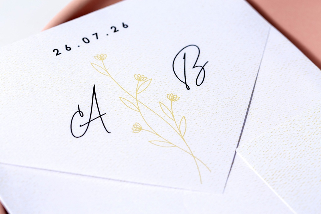 İ7085 - Enchanted Forever