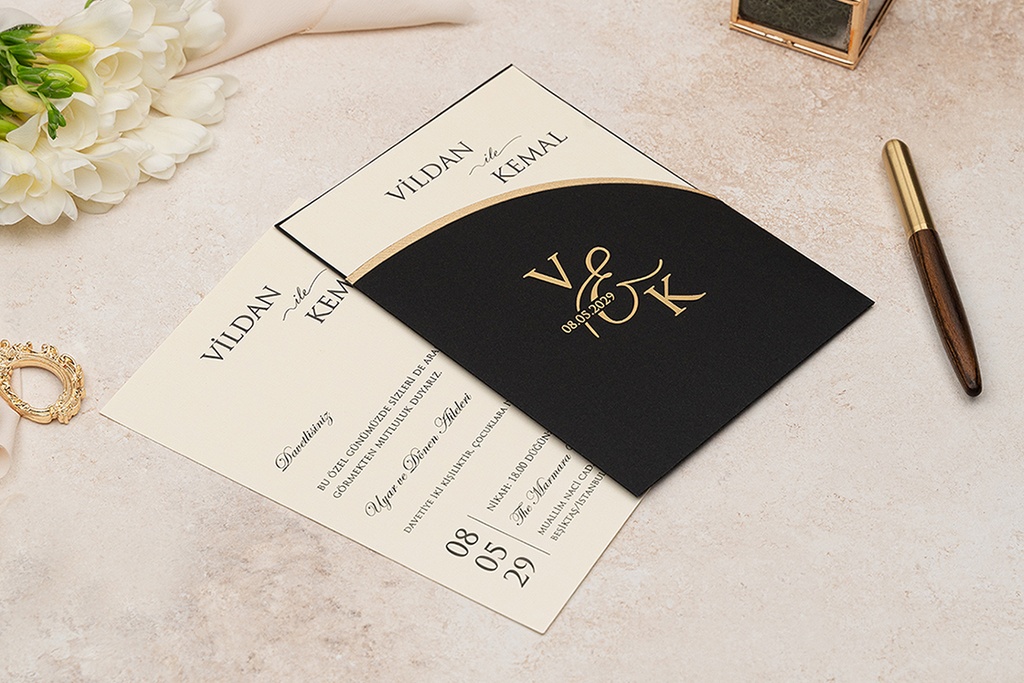 5131 - Monochrome Grace