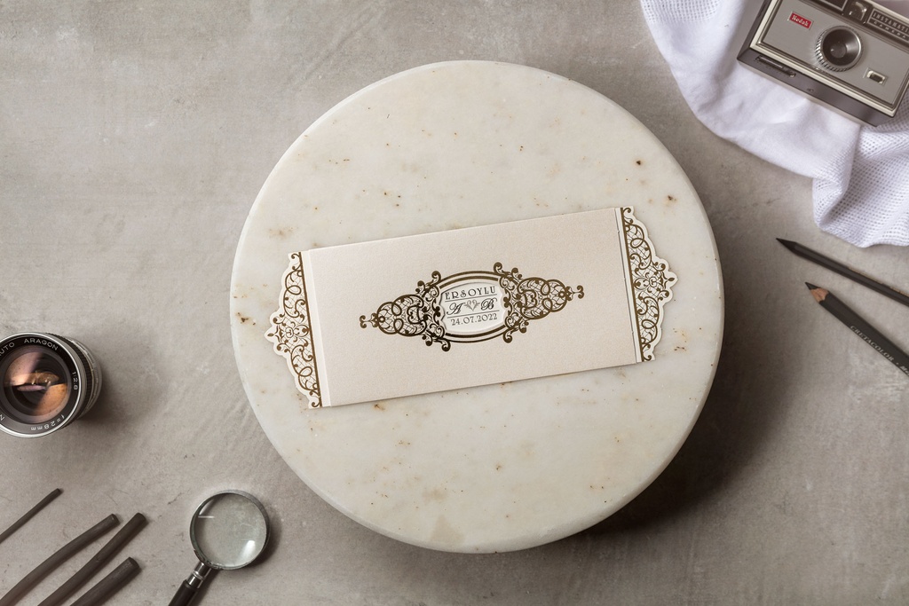 i8221 - The Last Petal