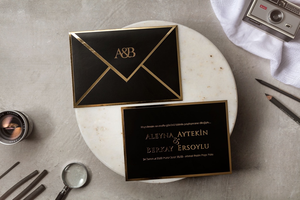 i8428 - ModernRomance