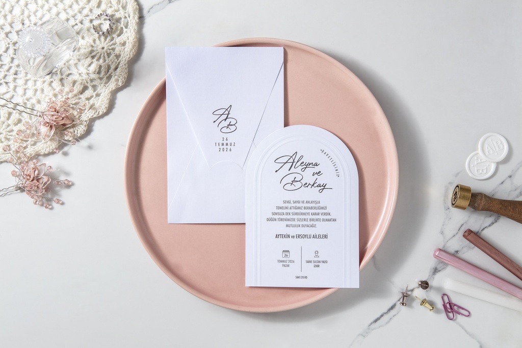 İ7087 - Rose Whisper